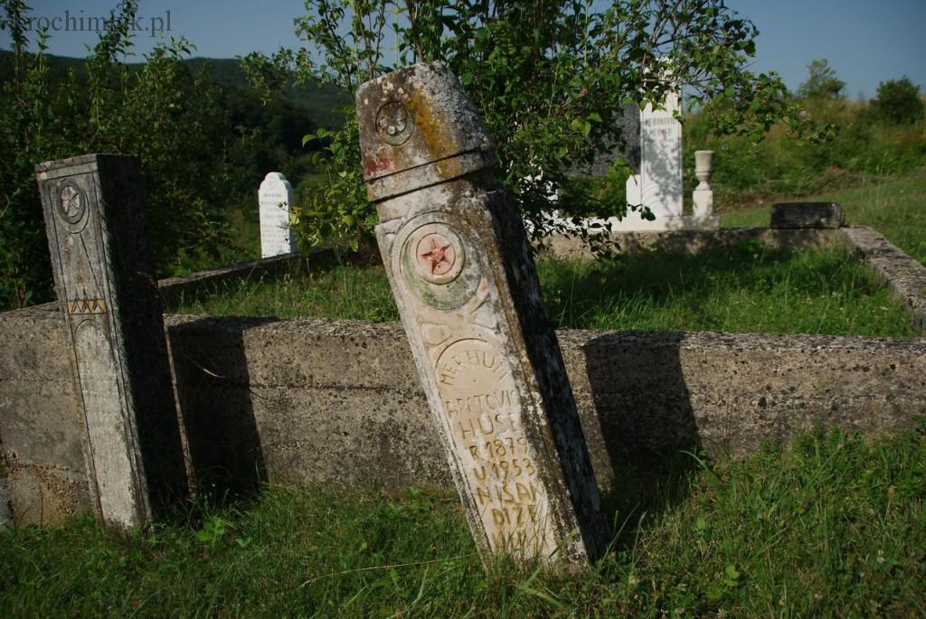 Bośnia i Hercegowina, Kulen Vakuf, cmentarz muzułmański tuż pod twierdzą Ostrovica.