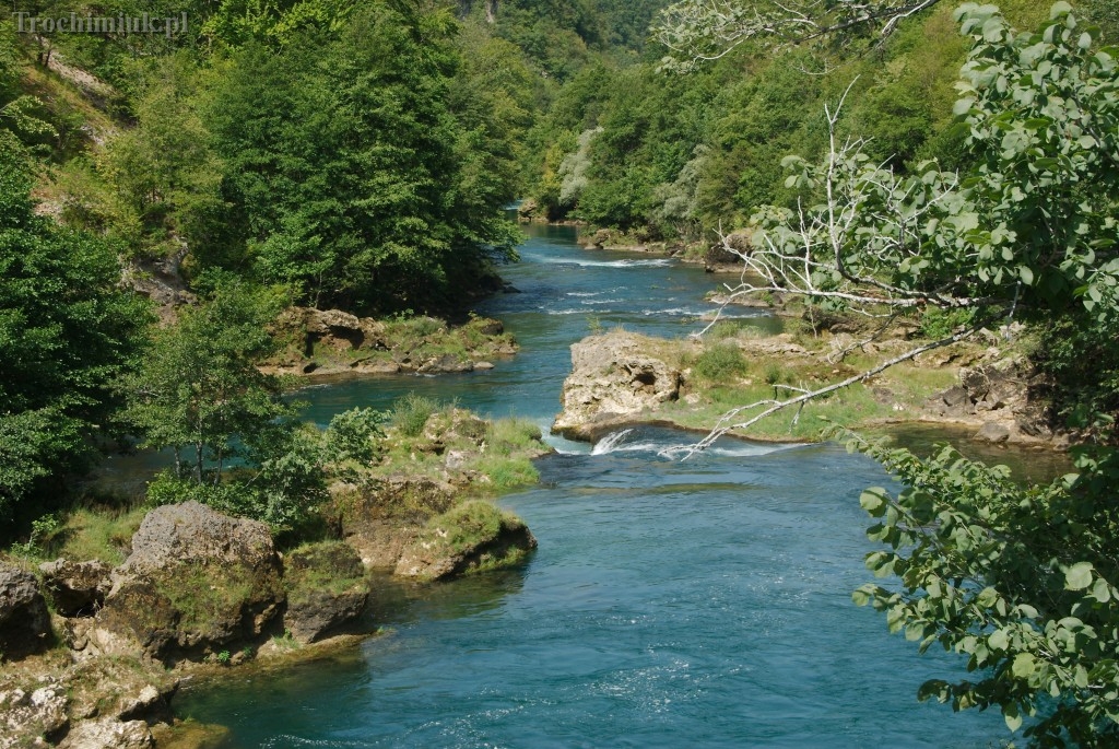 Bośnia i Hercegowina, rzeka Una, poniżej wodospadu Strbacki Buk